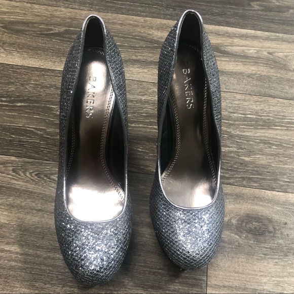 Bakers gray gunmetal silver heels - Picture 3 of 6